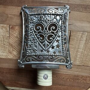 Brighton Nightlight Cover Light w Plug-In Sensor Filigree Heart Star Silver Tone
